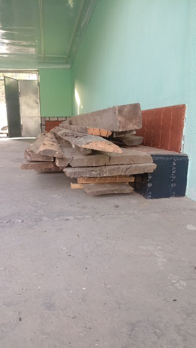 Eski taxta va temirlar