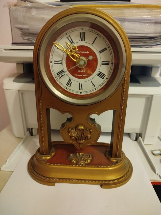 Продам часы Янтарь