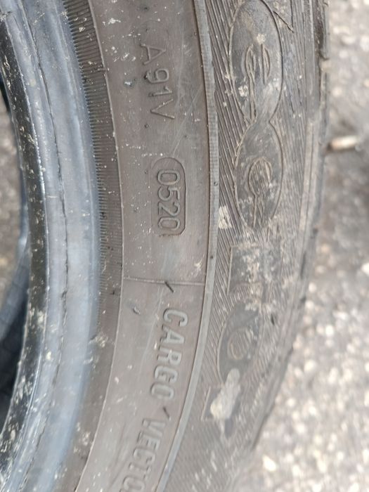 БУСОВИ Всесезонни -17цола -215/60-1бр.-90лв."GOOD YEAR"