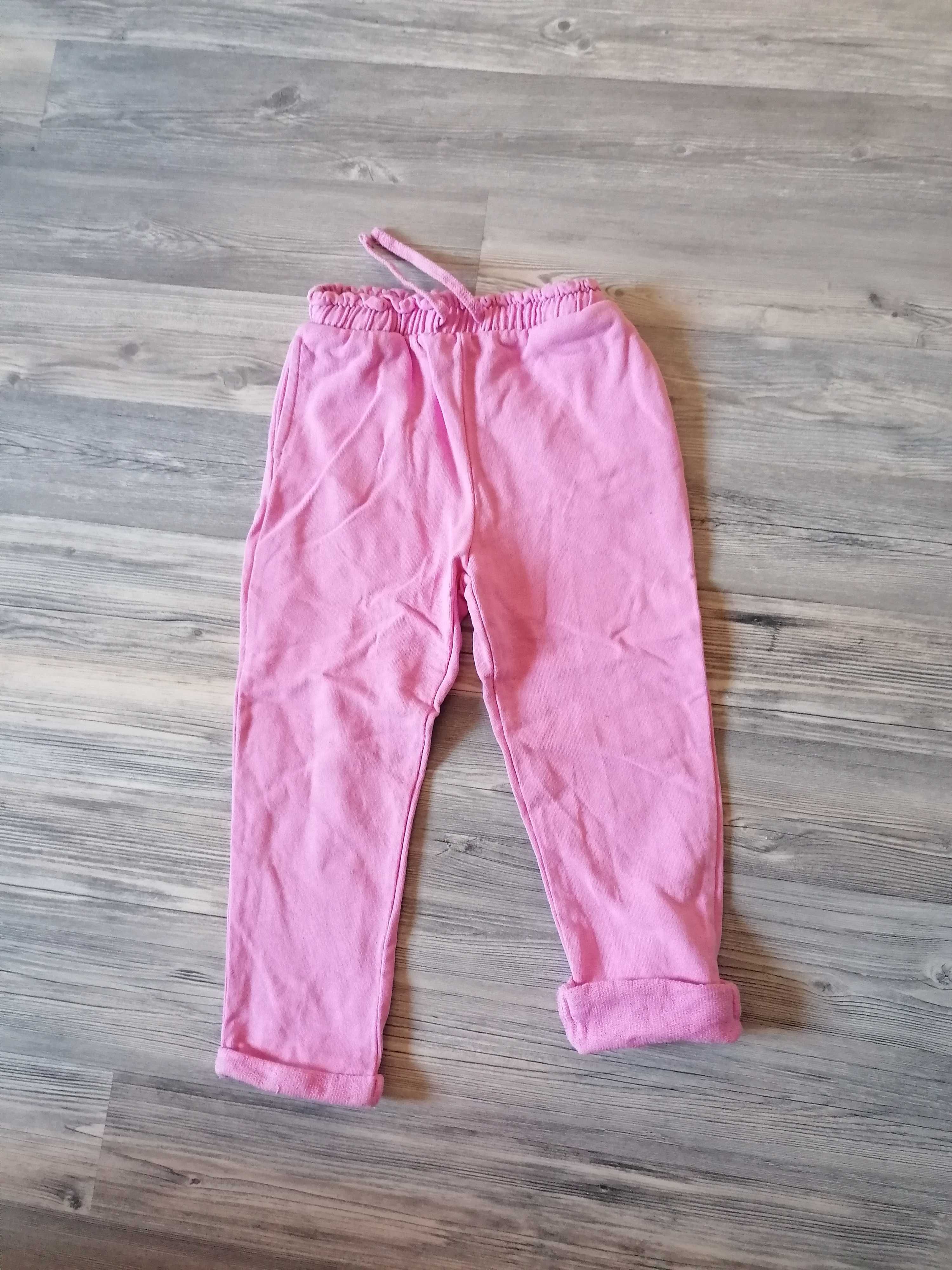 Vând pantaloni trening roz