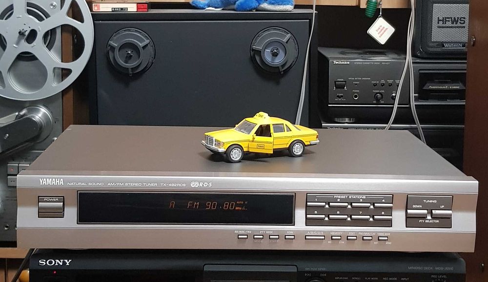 Tuner Stereo Radio Digital Synthesizer YAMAHA TX492  SILVER