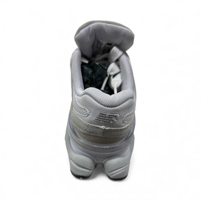 Adidasi ''New Balance'' - Modelul Nou !