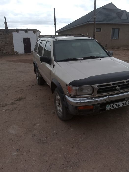 Ниссан внедорожник 1998г