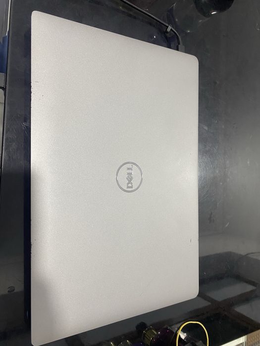 dell i5 noutbuk amerikanski