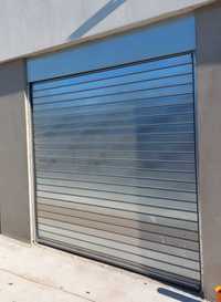 Usa garaj tip rulou, noua, metal galvanizat, H260x L250 cm,