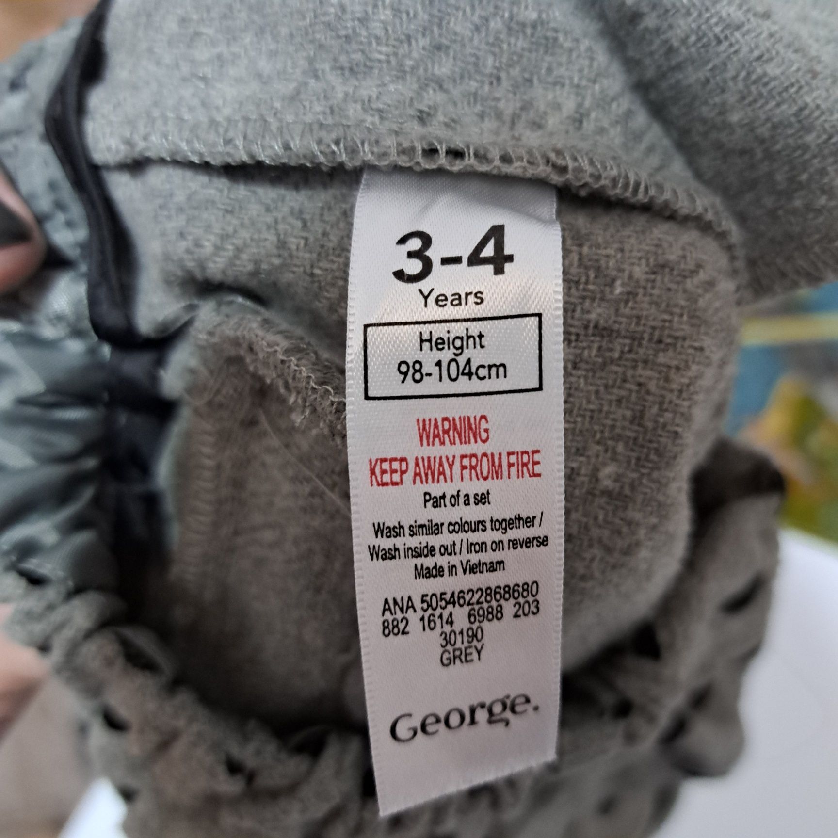Pantaloni scurti pt copii, lana 2% George masura 3-4 ani