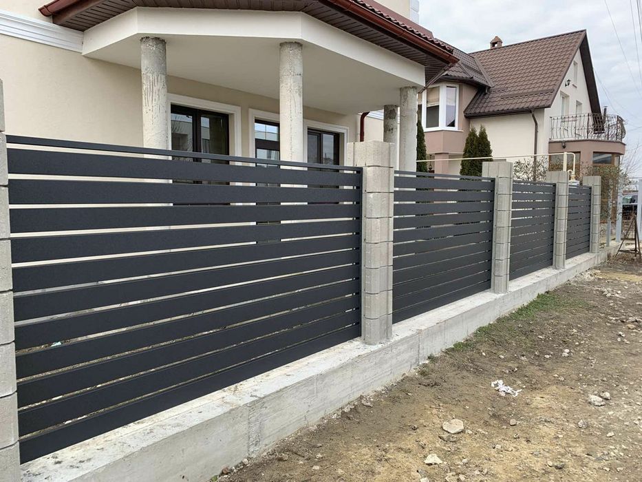 Gard modern tip jaluzea