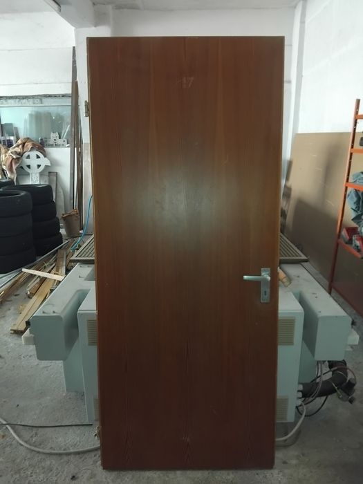 Usi din lemn de stejar