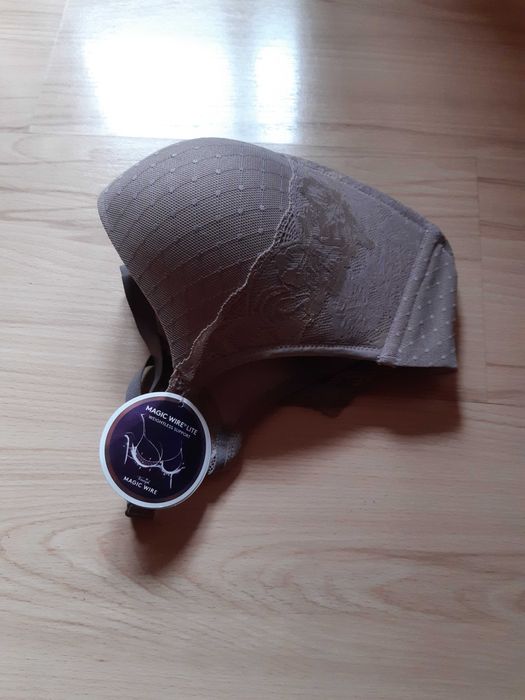 Сутиен Triumph, чисто нов размер- 80D