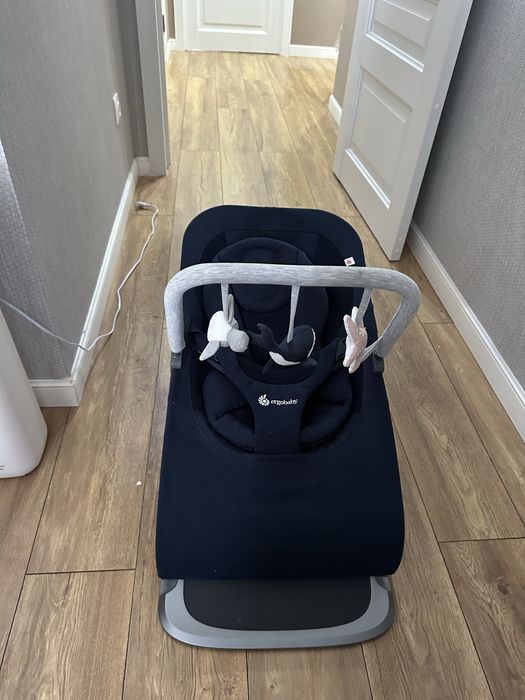 Продам детский шезлонг