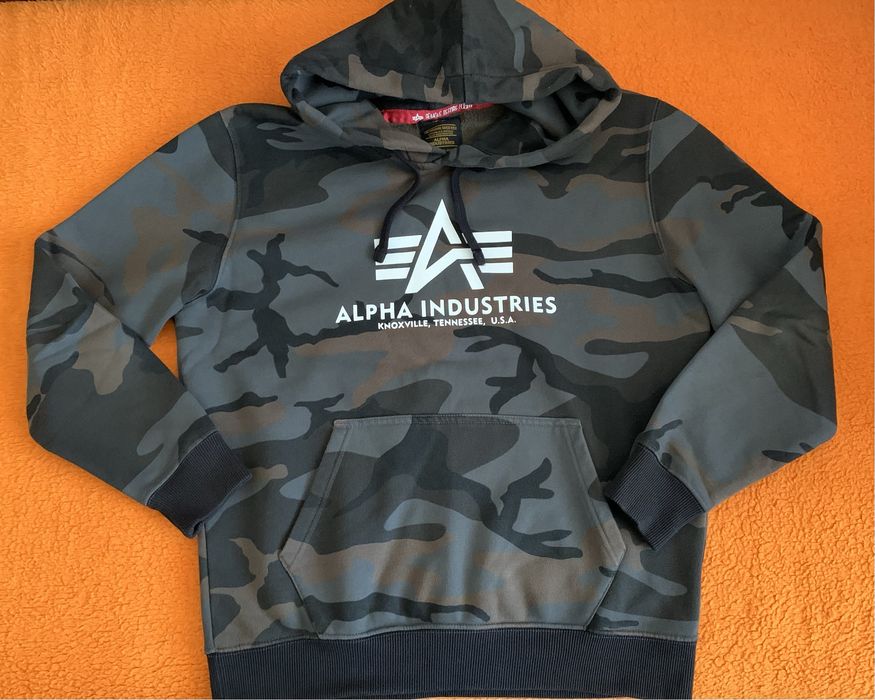 Нова ветровка Адидас М размер, суичър Alpha