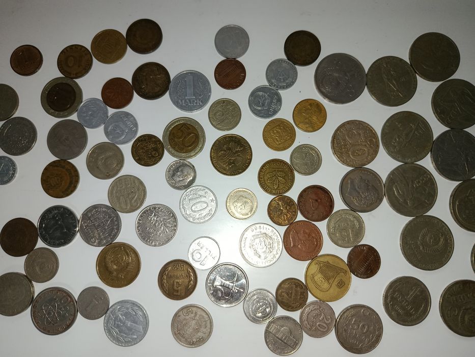 Монеты разных стран и разных городах