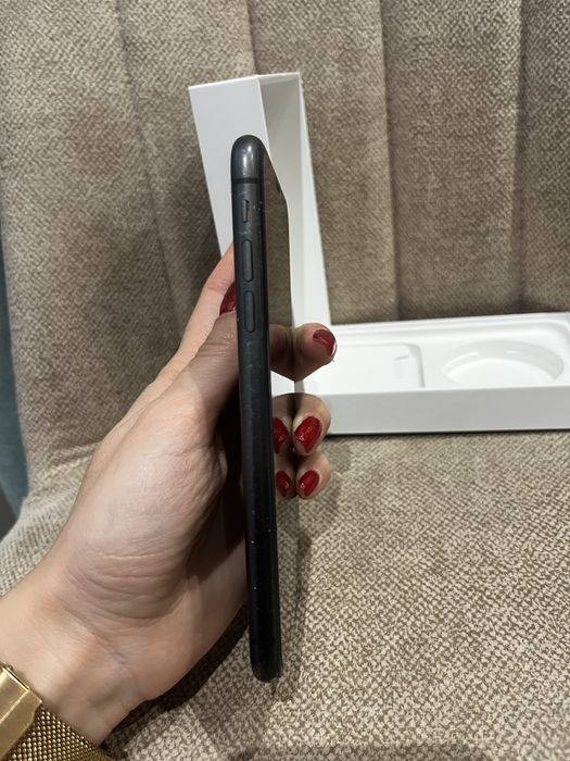 Iphone 11, 64gb черен
