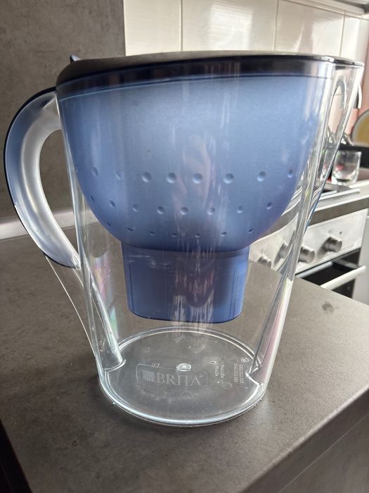 Recipiente apa si alte lichide