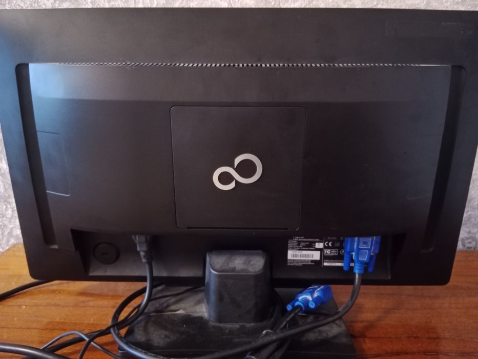 Продам монитор Fujitsu