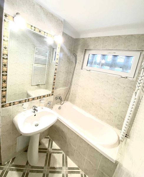 Patru camere,două băi ,Cazare/chirie,muncitori.Apartament regim hoteli