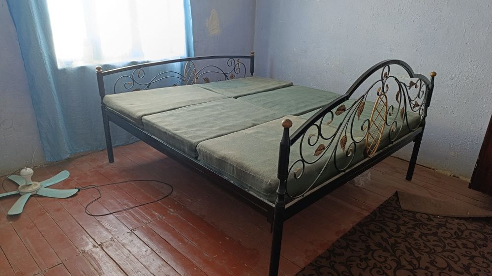 Икки кишилик Темир кровать. Спальня. Сотилади.