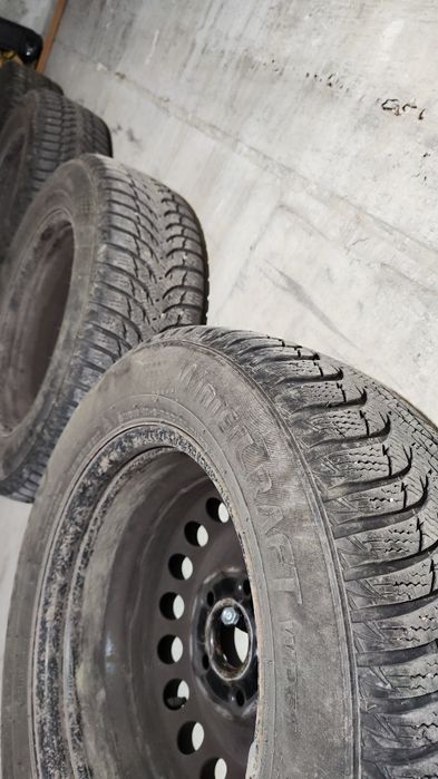 Зимни гуми с джанти 195 65 15