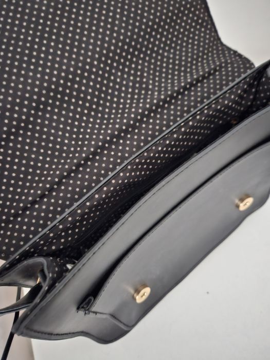 Geanta neagra cu curea