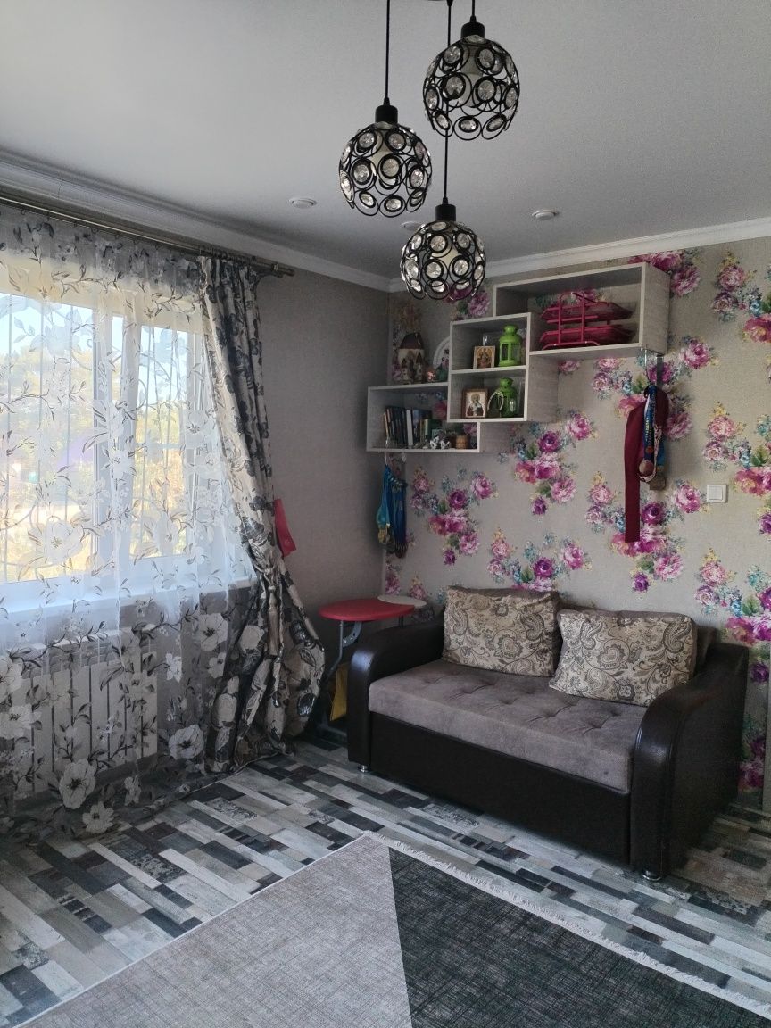 Продаётся 2 этажный, 4 ком дом.
