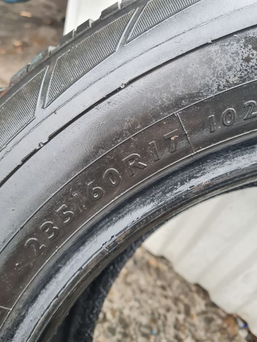 2 Anvelope de iarna *235/60R17*Dunlop*LICHIDARE STOC*75 Lei Buc*