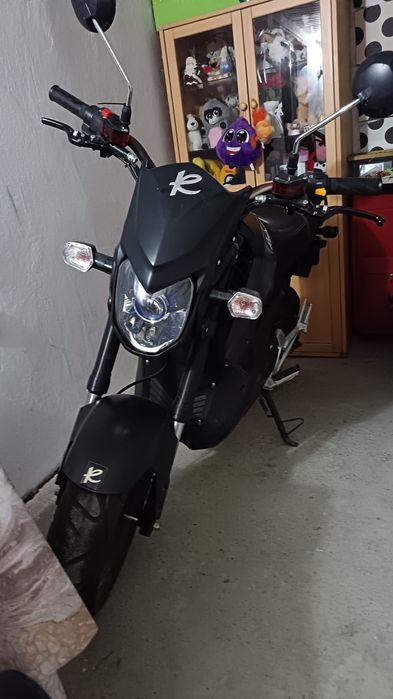De vânzare: Scuter / motocicletă electrică MV EM3