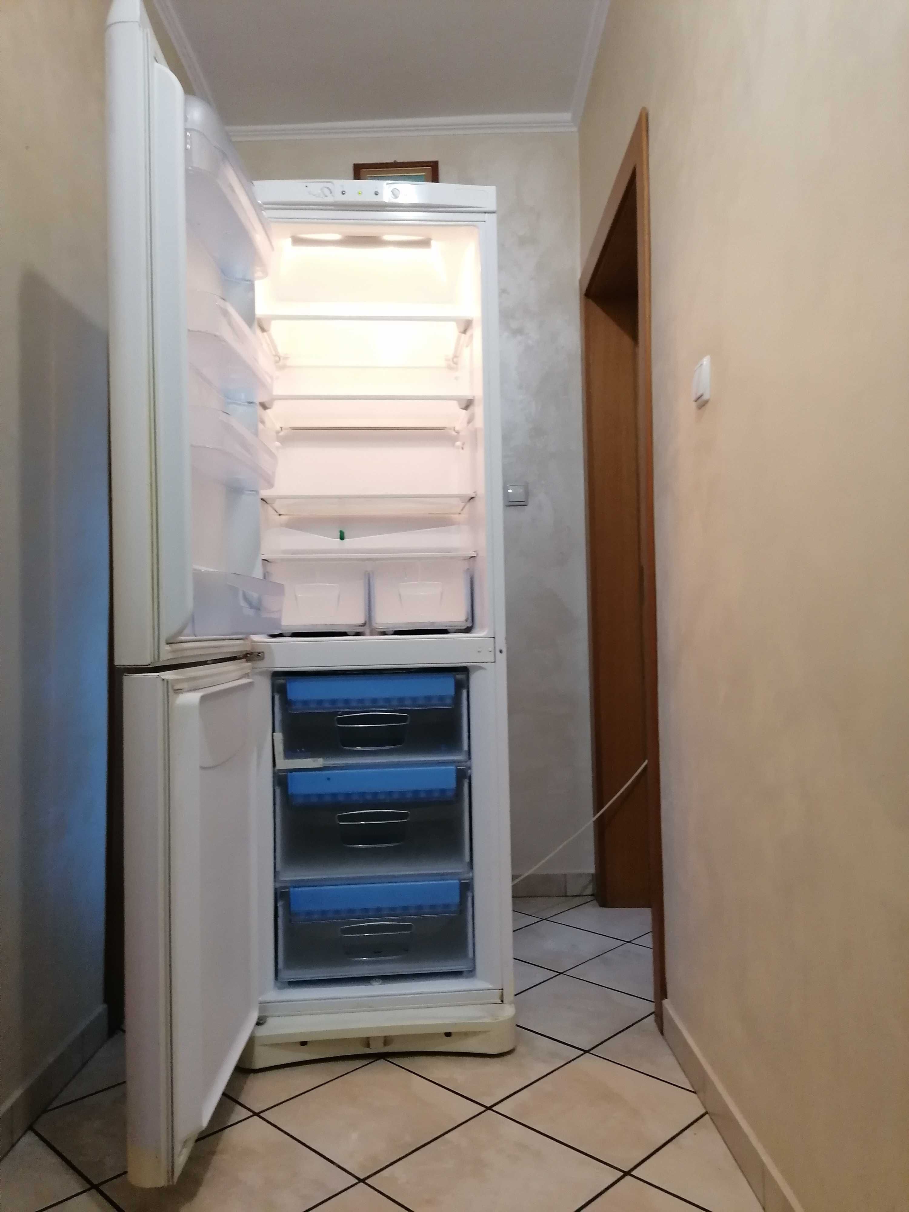 Хладилник с фризер INDESIT-използвано-