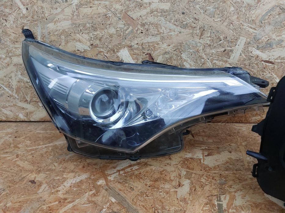 Far dreapta toyota avensis drl led , far stanga mercedes glc w253 ils