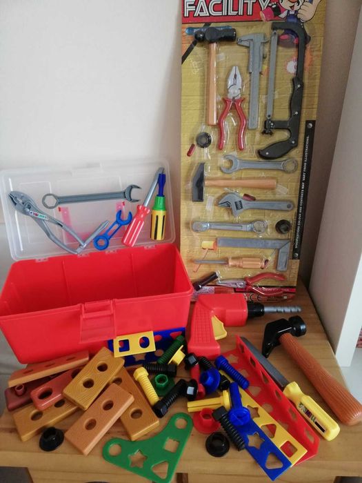 Детски инструменти в куфарче 50 части с подарък