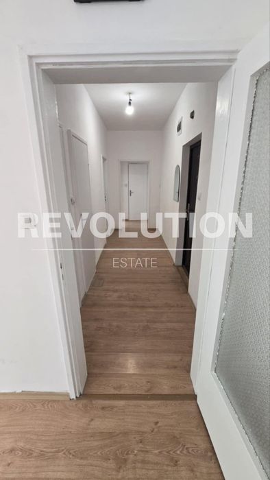 Дава се под наем Тристаен апартамент в Варна, Базар Левски - 70 кв.м за 390 € - Снимка #7