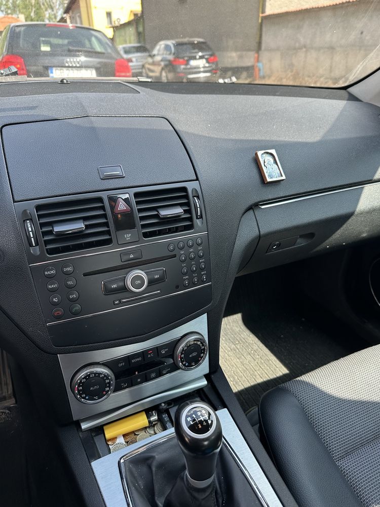 Mercedes-Benz C200 2009 | Ръчни скорости | Отлично състояние