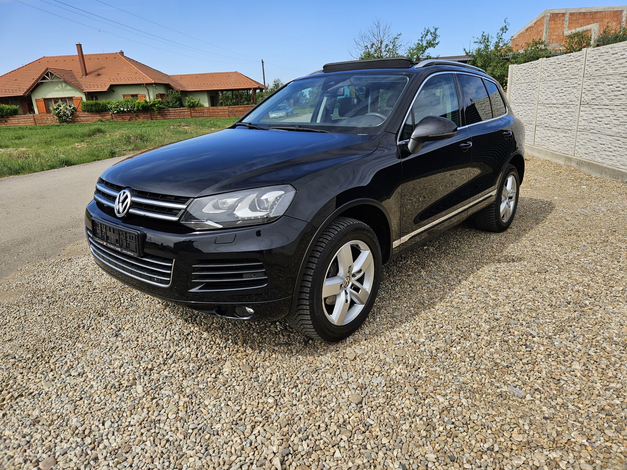 Vw touareg 3.0 tdi,245 cp,panorama, xenon,piele,navi,acc,model 2012