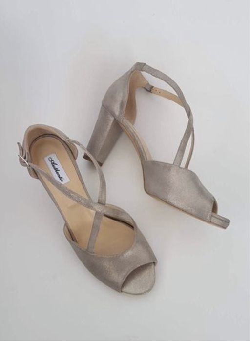 Sandale - piele naturală - 2 modele - 50 lei ambele