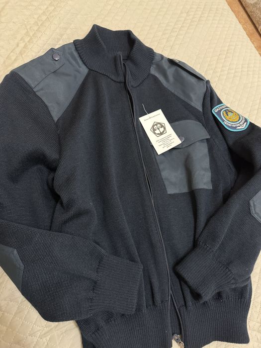 Продам новый свитер мвд