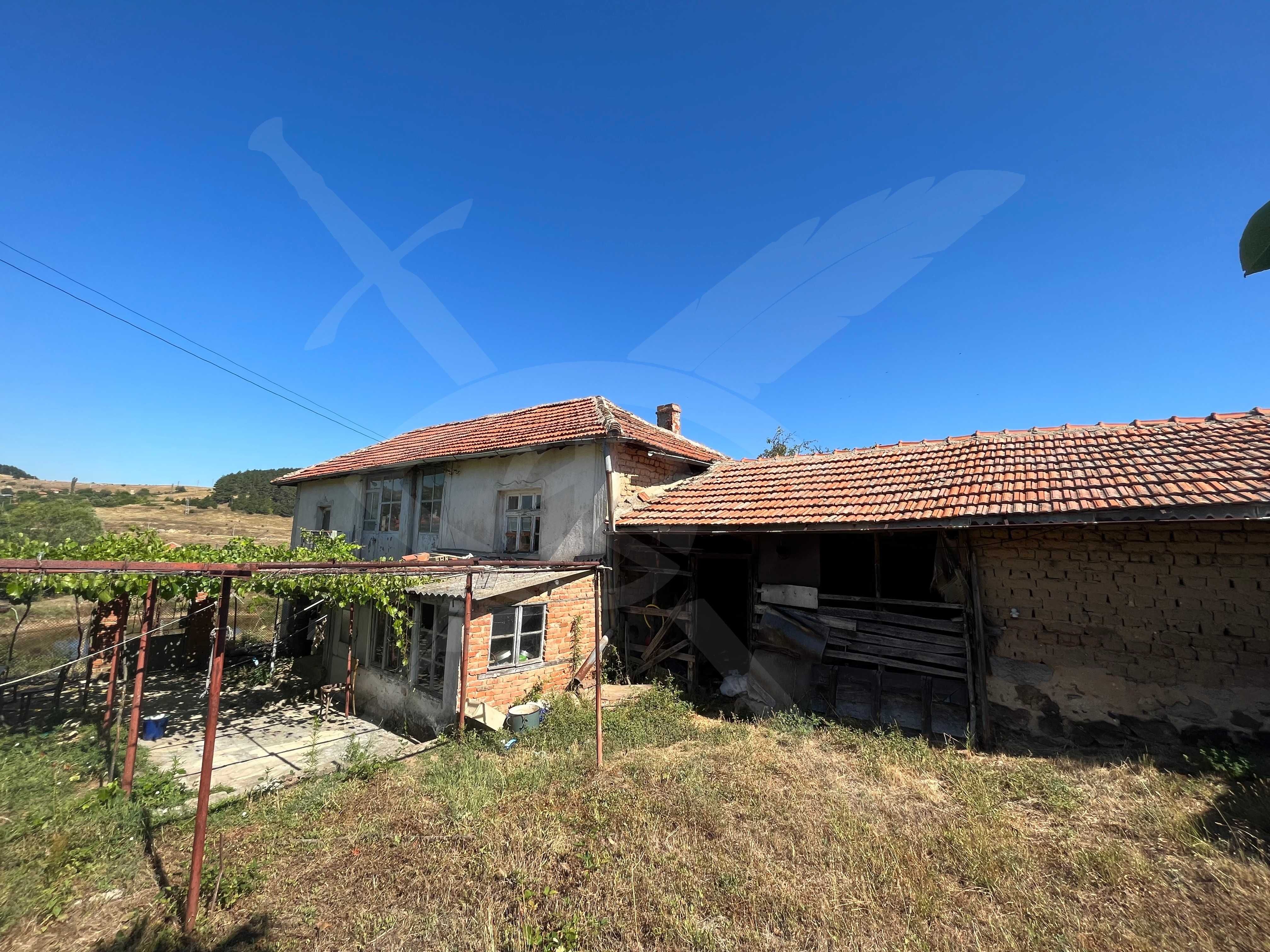 Две самостоятелни къщи в село Българска поляна 48383