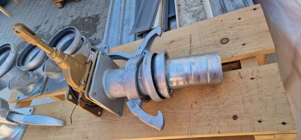 Robinet 4 toli cu flanșe mufa tata mama 4 toli import Italia preț 1150