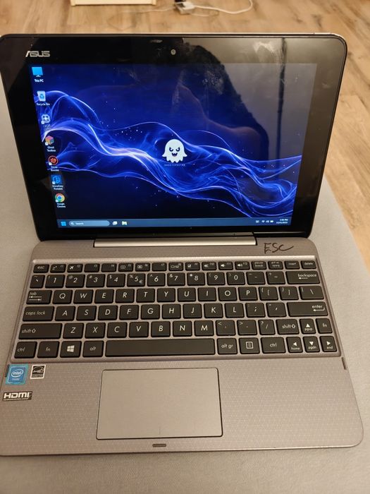 Tableta cu tastatura asus