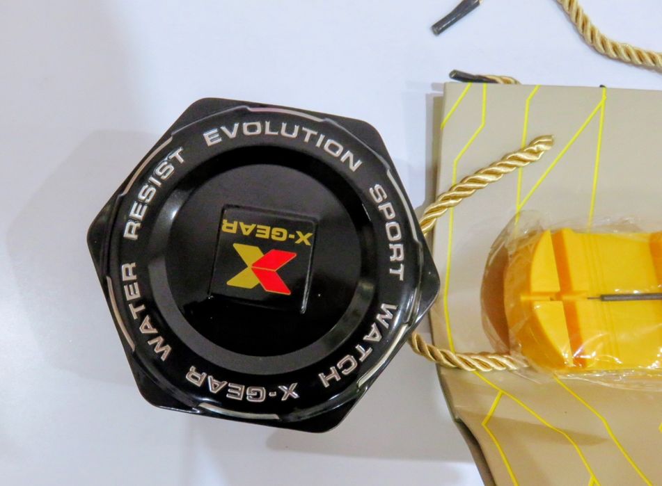 Мъжки часовник X-GEAR, бонус машинка за регулация на верижката.