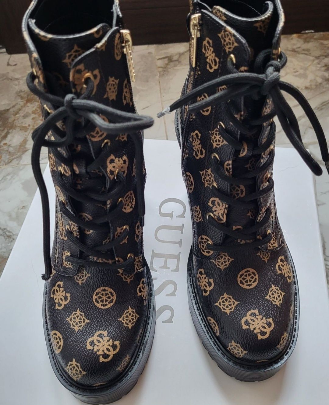 Оригинални боти Guess Гес
