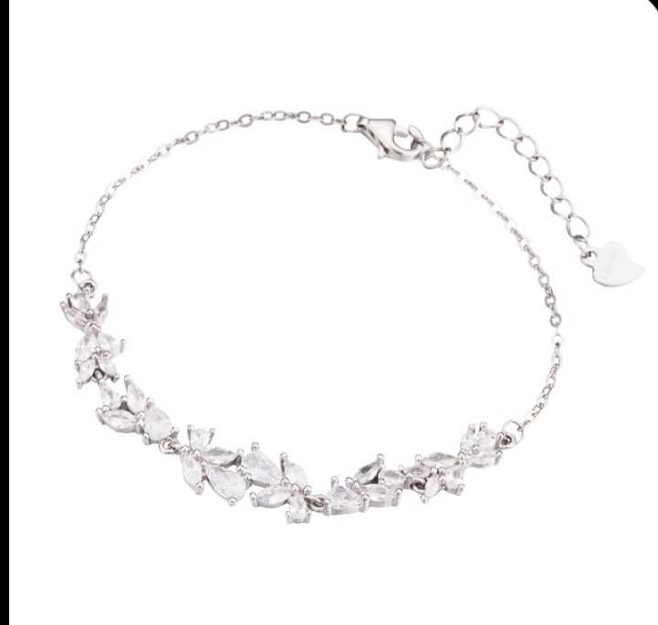 Сребърна гривна с цирконий сребърна гривна с камъчета