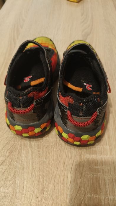 Adidasi baietei Minecraft Skerchers 31