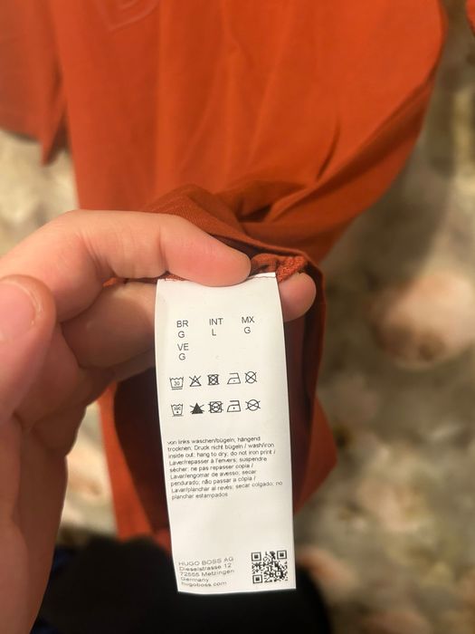 Vand tricou hugo boss nou