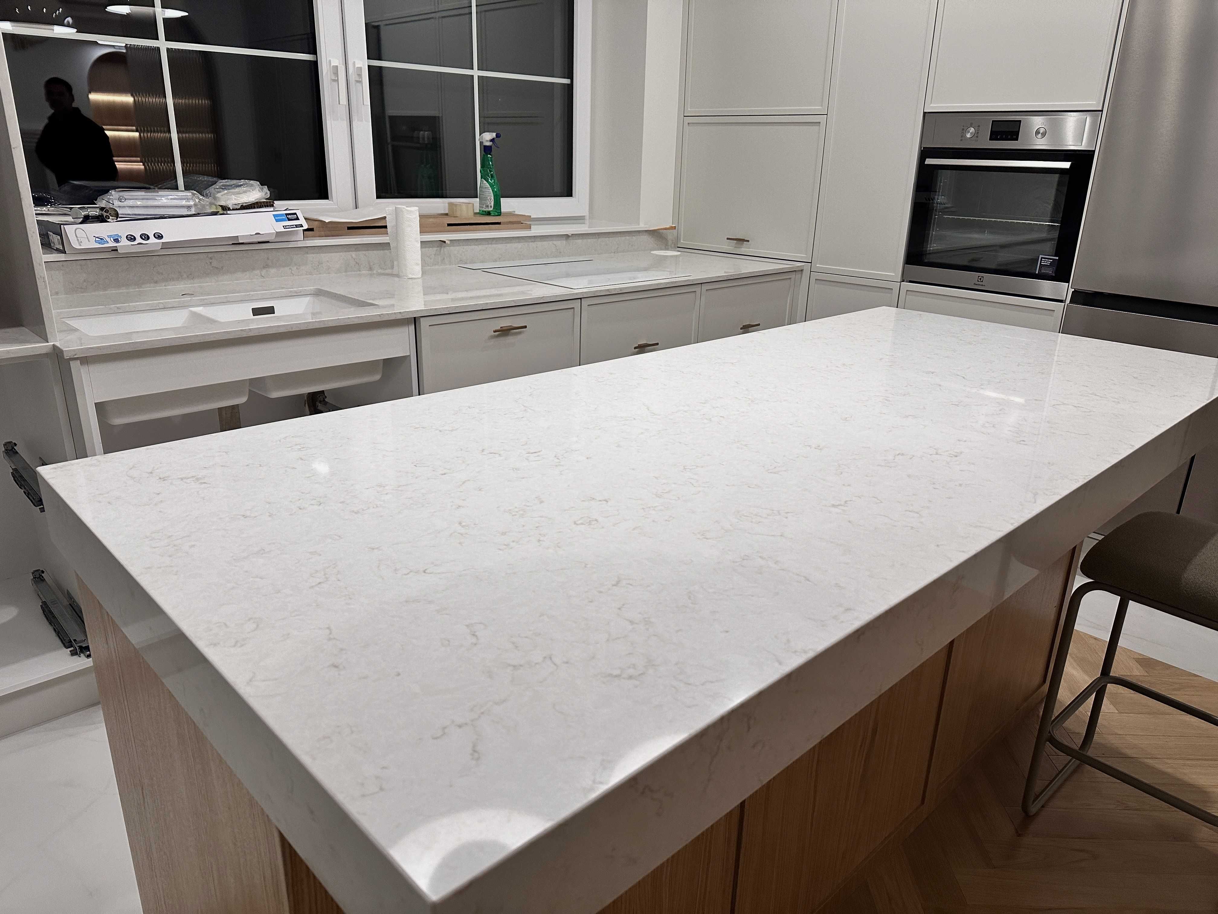 Granit si Marmura pentru decorarea insulei din bucatarie