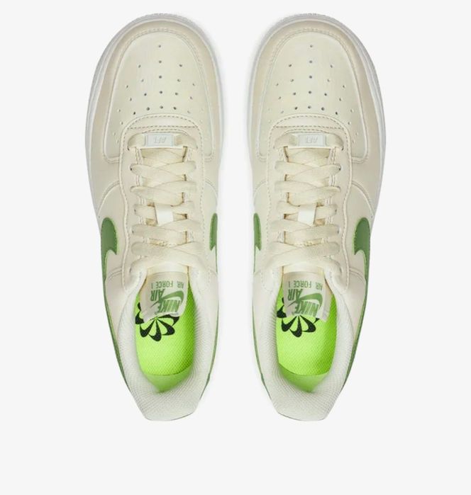 Дамски снейкъри Nike Air Force 07