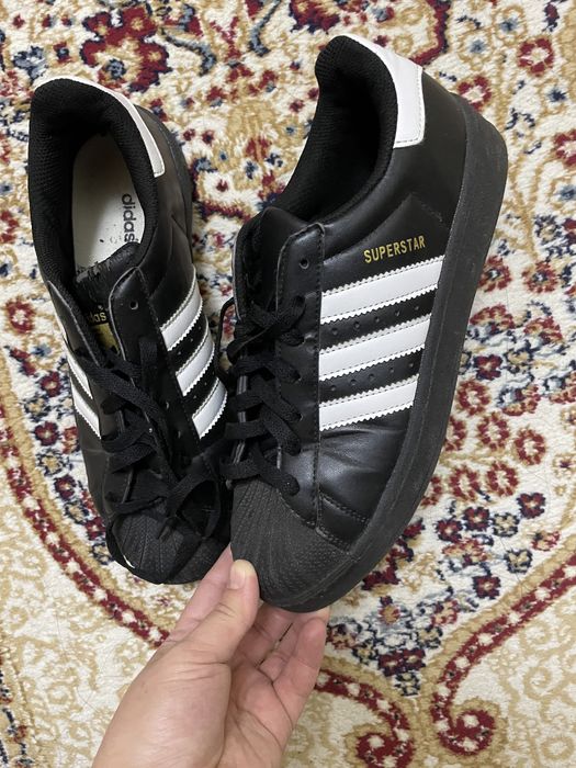 Продам мужские кроссовки