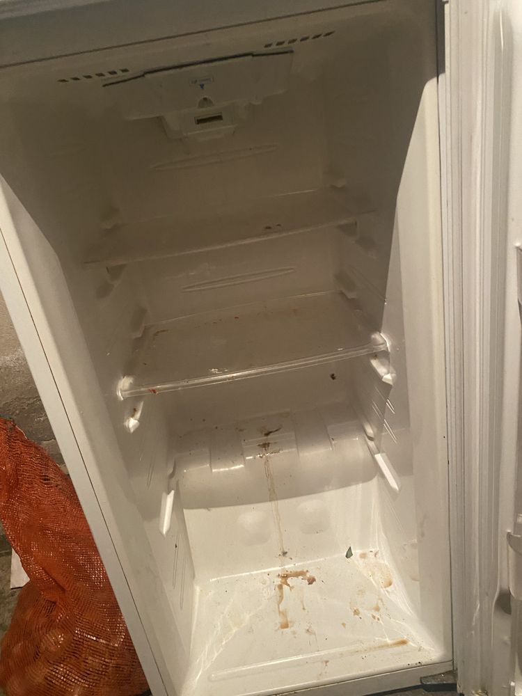 Продам холодильник на запчасть