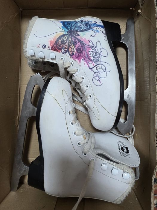 Продам детские коньки