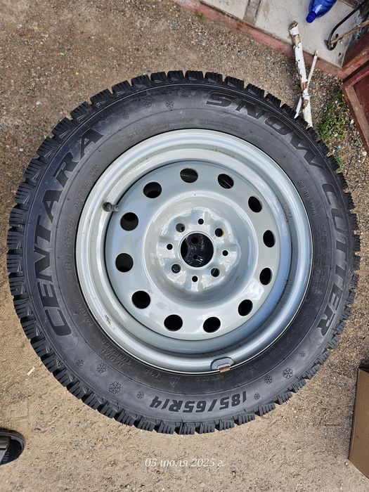 Зимняя шипованная резина комплект.