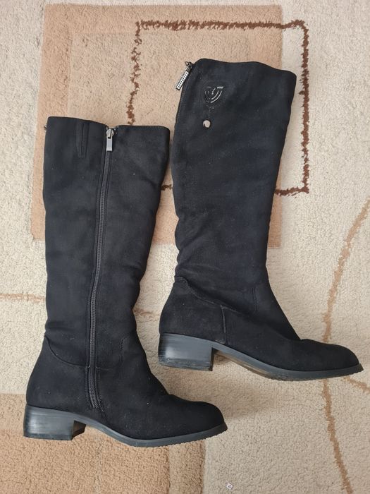 Ниски ботуши от велур