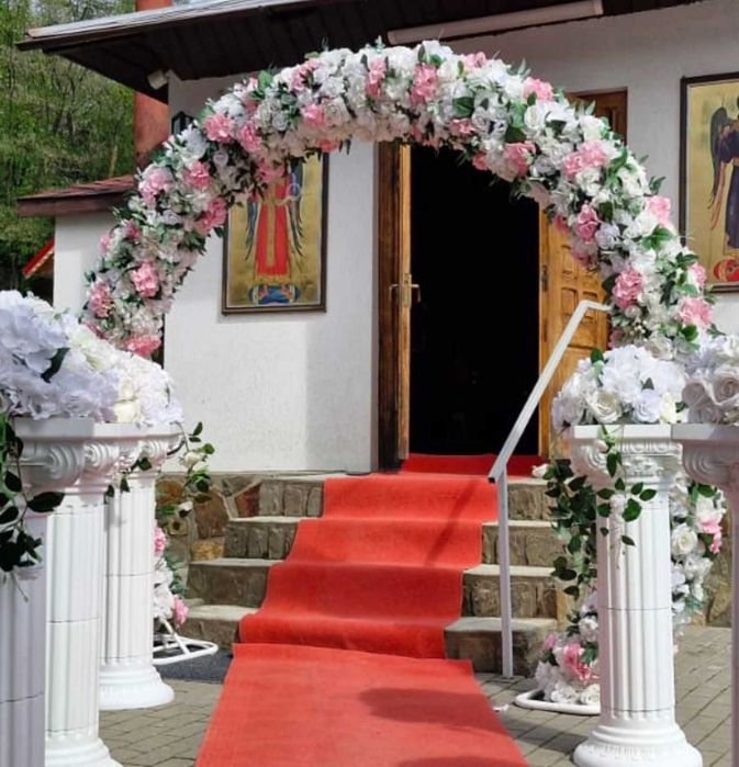 Vand 2 arcade florale plus alte accesorii de nunta